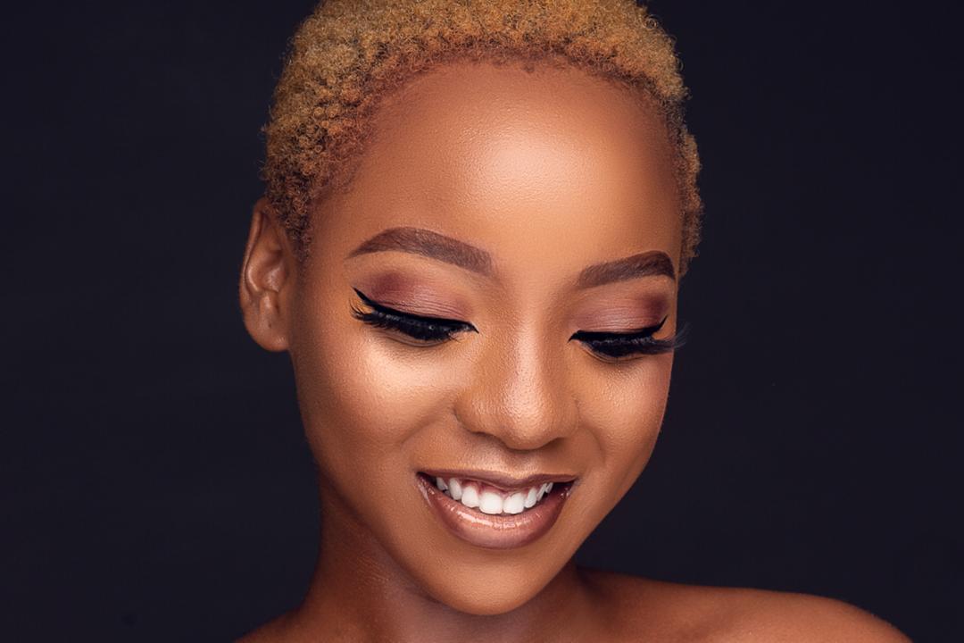 House of Tara Model: Find out top 10 Christmas-friendly Makeup Products you can shop this Black Friday